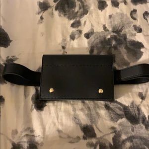 NWT Sleek Classy Belt Bag🖤